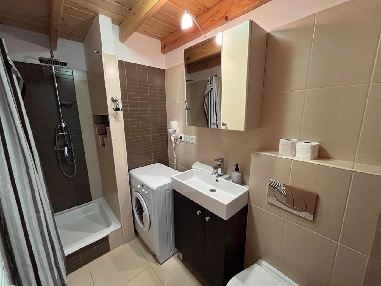 City Apartman ház Balatonlelle Exterior foto