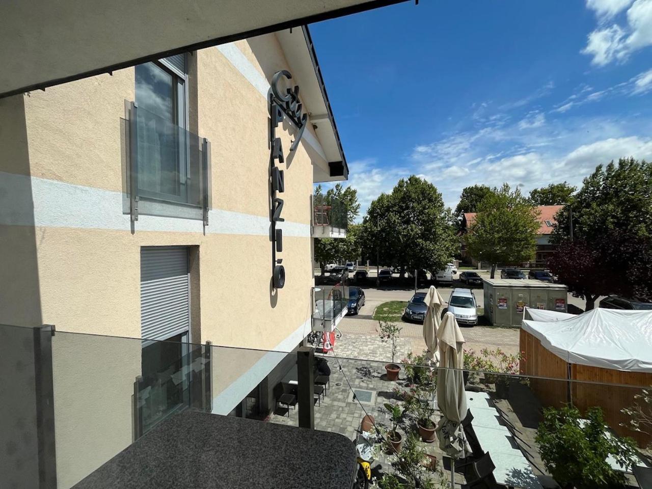 City Apartman ház Balatonlelle Exterior foto