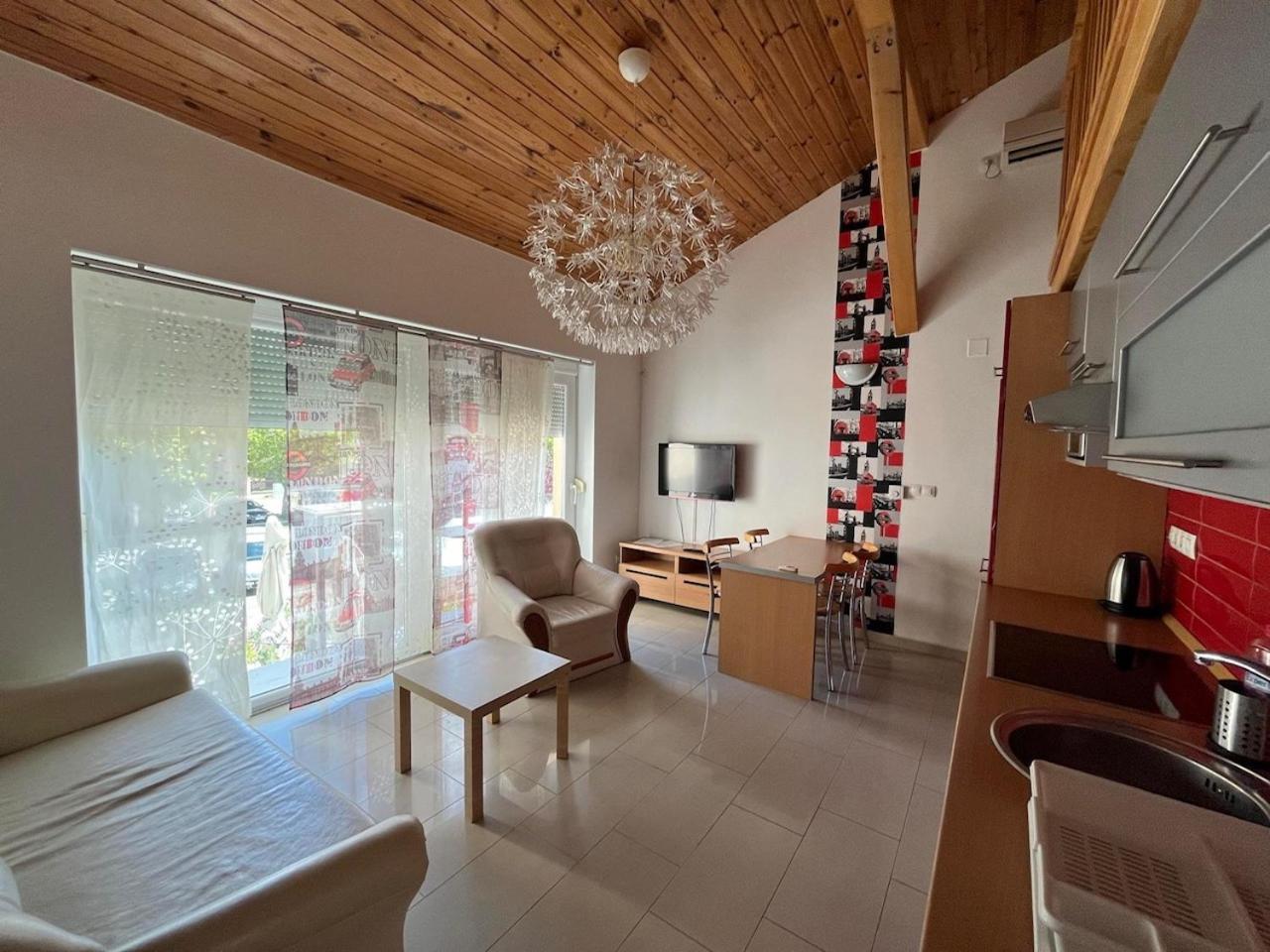 City Apartman ház Balatonlelle Exterior foto