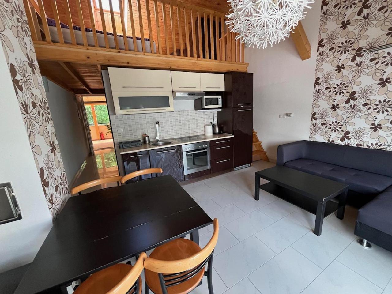 City Apartman ház Balatonlelle Exterior foto