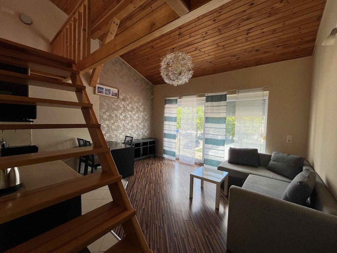 City Apartman ház Balatonlelle Exterior foto