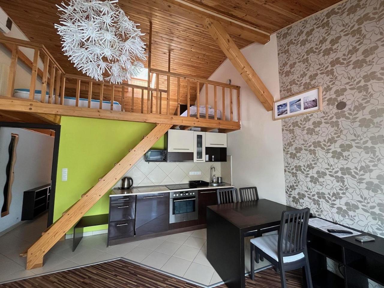 City Apartman ház Balatonlelle Exterior foto